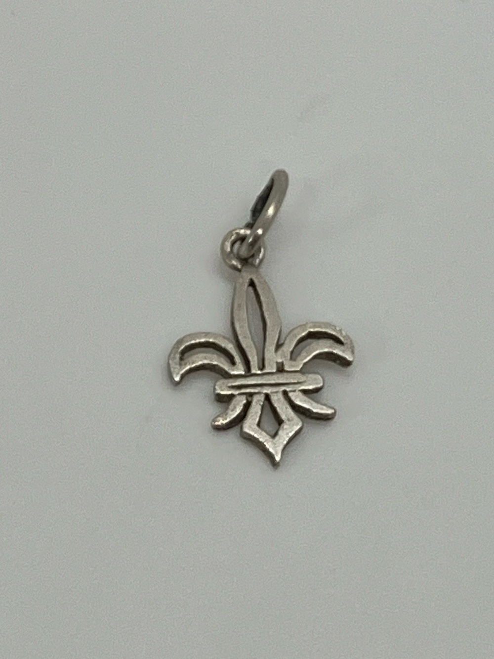 Vtg 925 Sterling Silver Fleur-De-Lis Fleur De Lis Cut Out Mini Charm